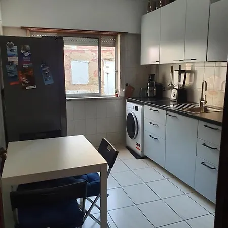 Appartamento Lovely Near Lisbon Airport. *